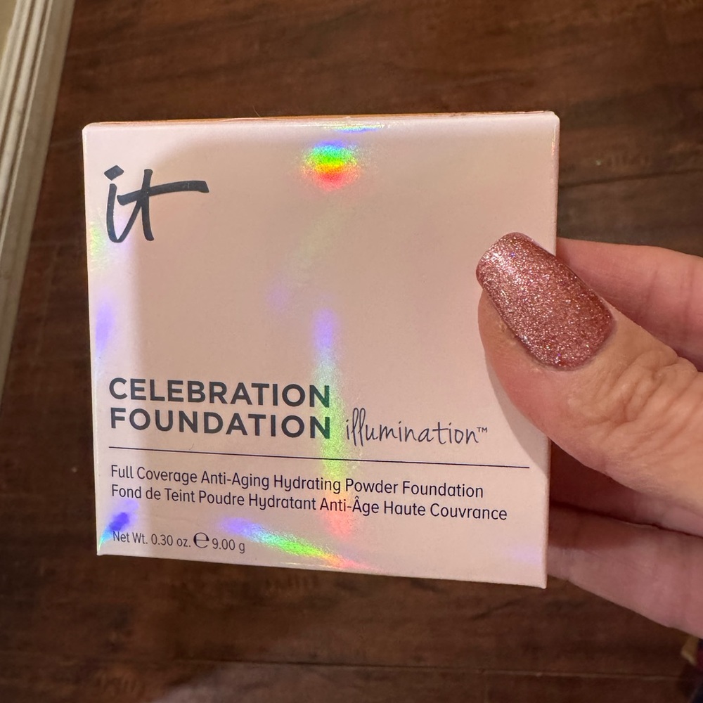 It Cosmetics NEW Celebration Foundation Illumination Powder Medium Shade/color
